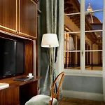 Luxury Apartments By Palazzo Portinari Salviati