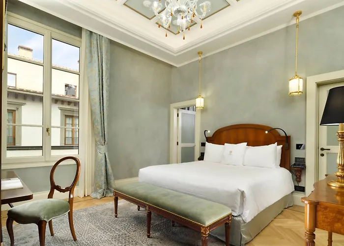 Luxury Apartments By Palazzo Portinari Salviati